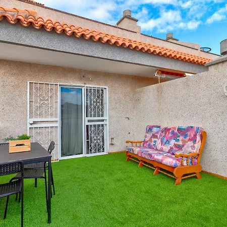 The Terrace Of Los Cristianos Daire